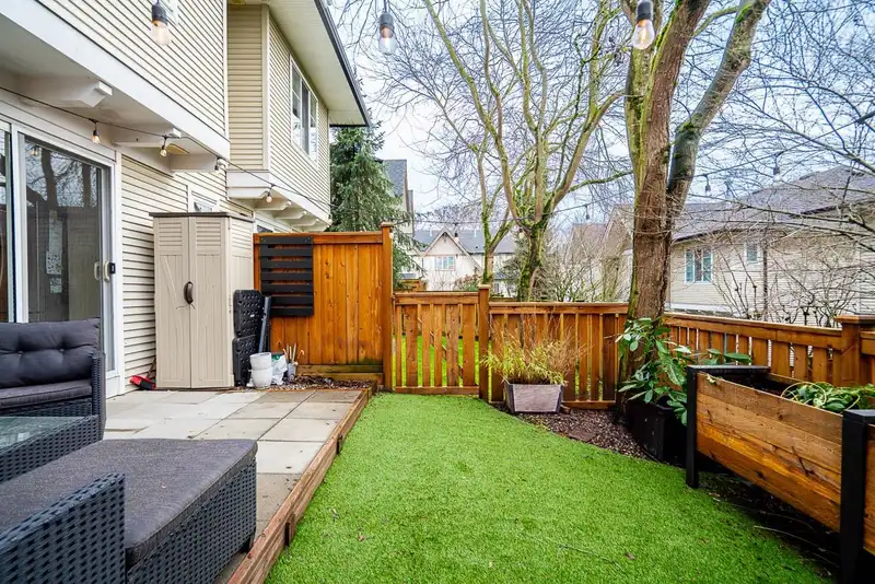 18 20540 66 AVENUE - photo 2 of 35