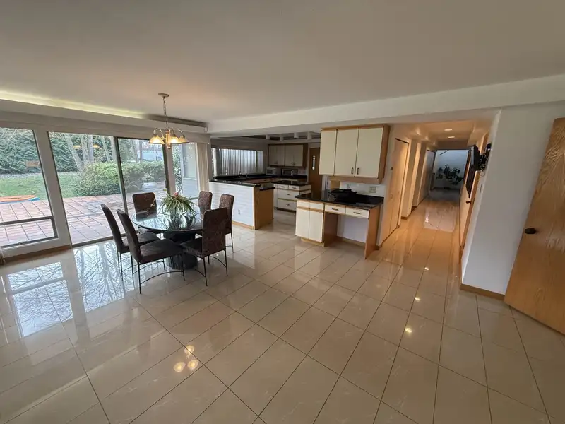 10520 SIDAWAY ROAD - photo 4 of 37