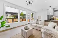103 1045 QUADLING AVENUE - thumbnail 3
