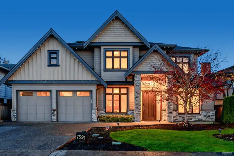7591 GABRIOLA CRESCENT - photo 1 of 35