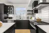 27 2891 MONTROSE AVENUE - thumbnail 13