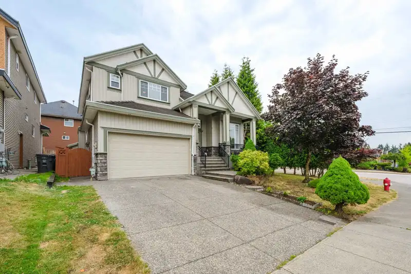 7599 149 STREET - photo 3 of 40