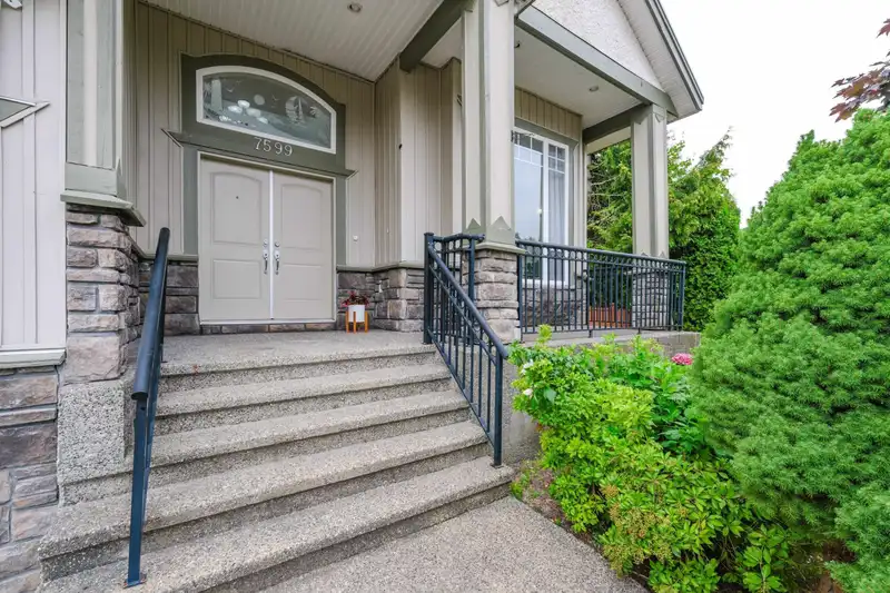 7599 149 STREET - photo 4 of 40