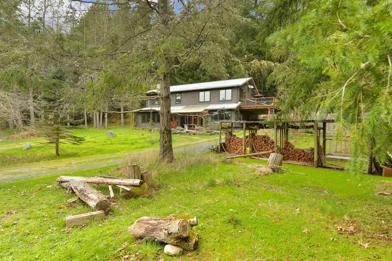 594 HORTON BAY ROAD - photo 4 of 40