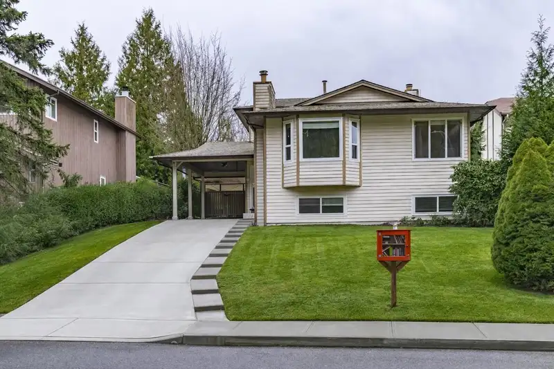 1265 LYNWOOD AVENUE - photo 2 of 40