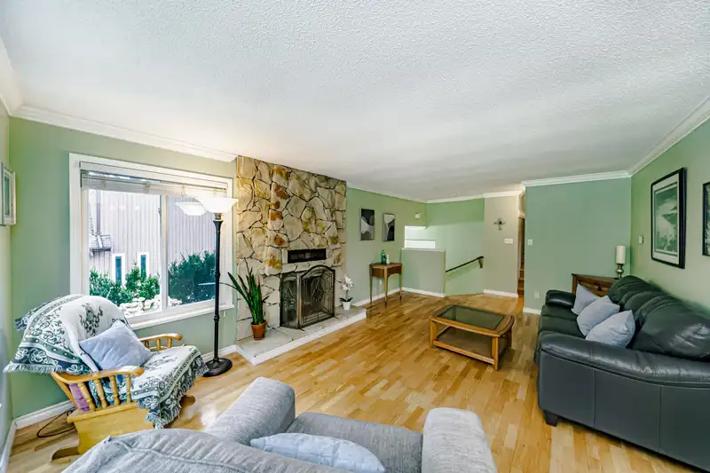 1265 LYNWOOD AVENUE - photo 4 of 40