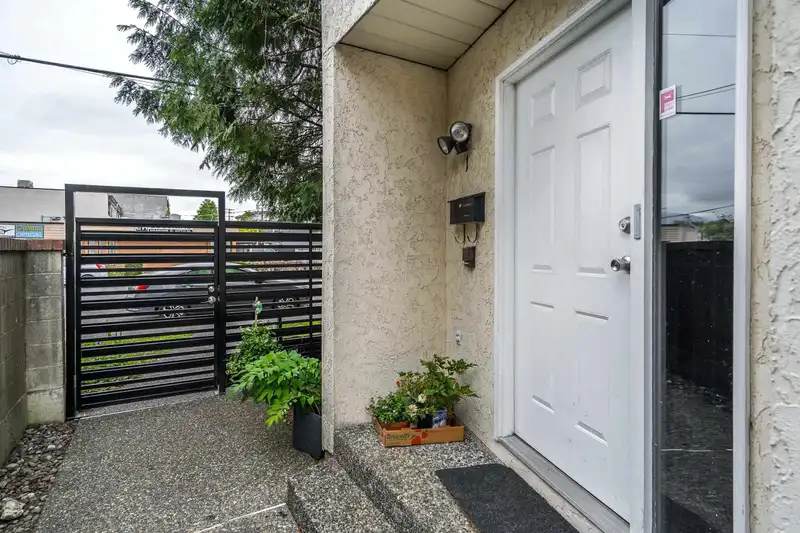 1 11869 223RD STREET - photo 2 of 33