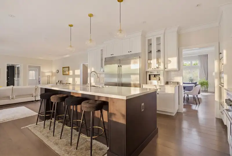 1138 RIDGEWOOD DRIVE - photo 4 of 40