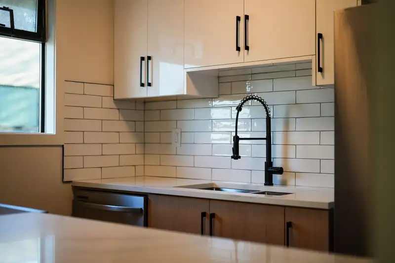 306 1526 GEORGE STREET - photo 1 of 39