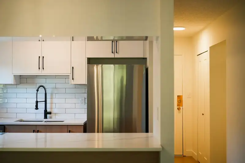 306 1526 GEORGE STREET - photo 2 of 39