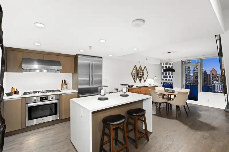 1803 1009 HARWOOD STREET - photo 2 of 31
