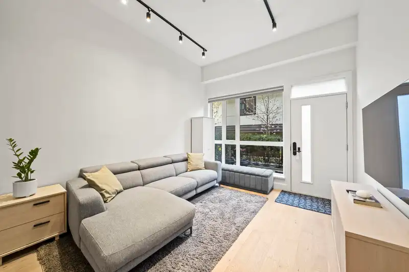 3958 DUMFRIES STREET - photo 3 of 36