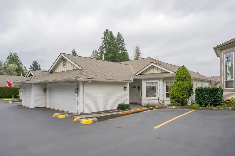 313 20655 88 AVENUE - photo 1 of 37