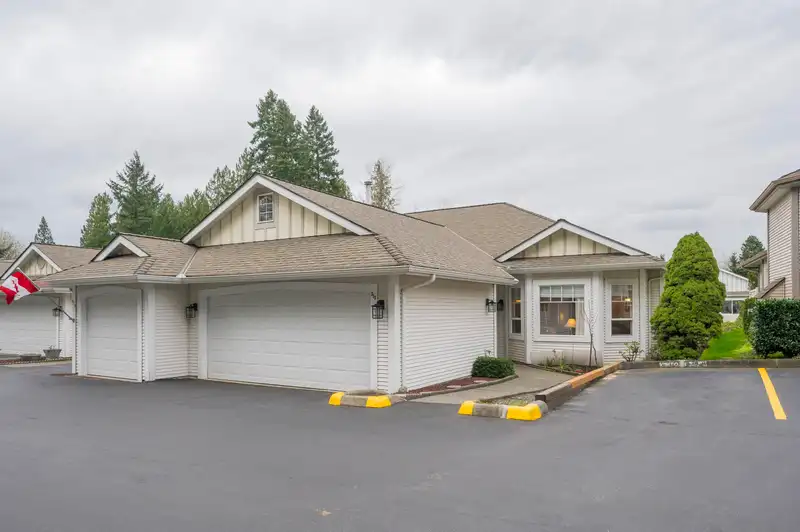 313 20655 88 AVENUE - photo 2 of 37