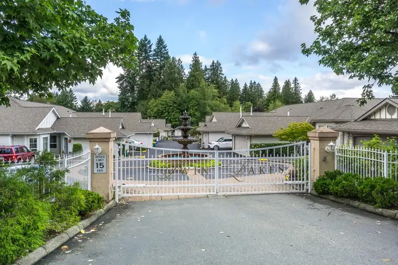 313 20655 88 AVENUE - photo 4 of 37