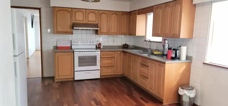 549 RENFREW STREET - photo 4 of 23
