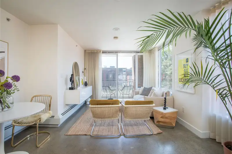 307 231 E PENDER STREET - photo 3 of 40