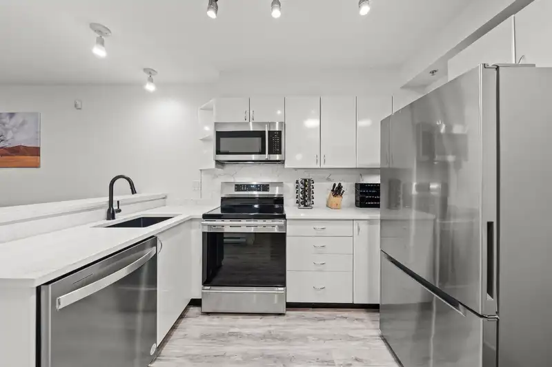 316 528 ROCHESTER AVENUE - photo 2 of 29
