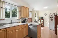 5392 MAPLE CRESCENT - thumbnail 12