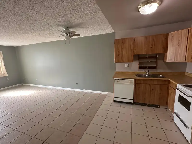 104 1122 KING ALBERT AVENUE - photo 1 of 9