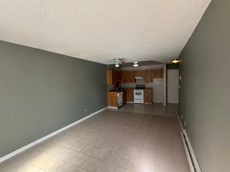 104 1122 KING ALBERT AVENUE - photo 4 of 9