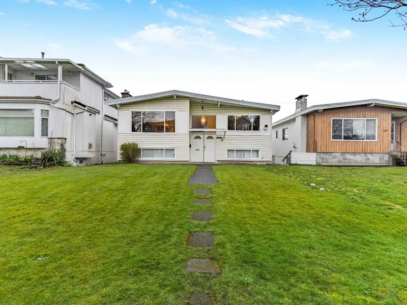 3031 E 16TH AVENUE - photo 1 of 33