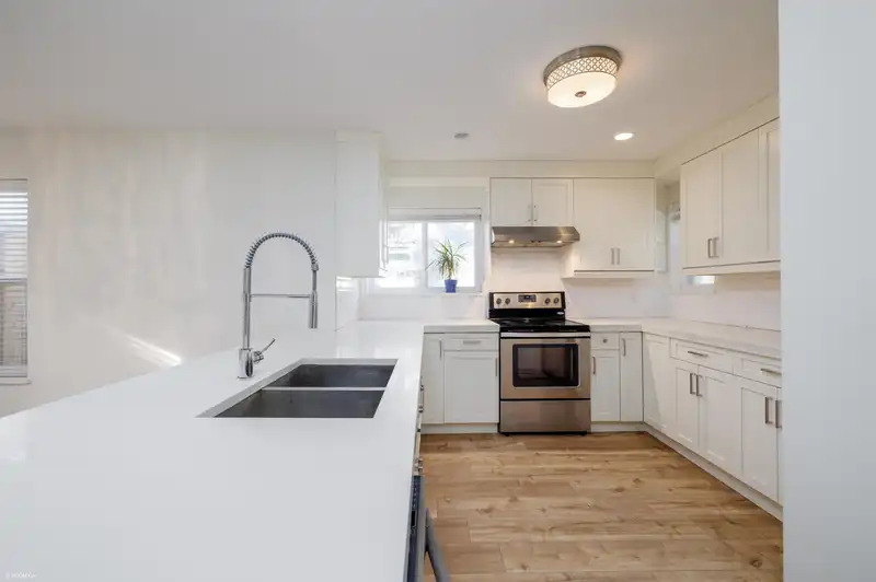 140 SHORELINE CIRCLE - photo 4 of 27