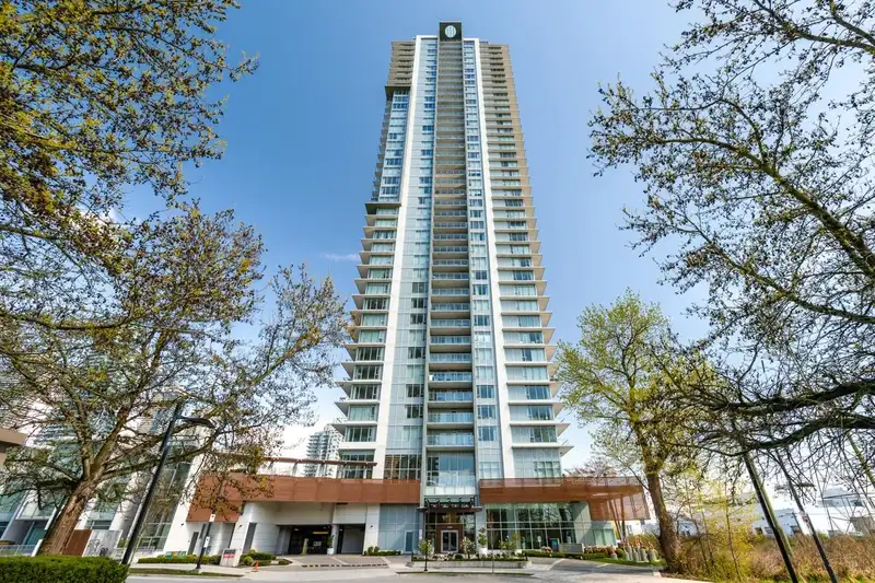 803 2388 MADISON AVENUE - photo 1 of 25