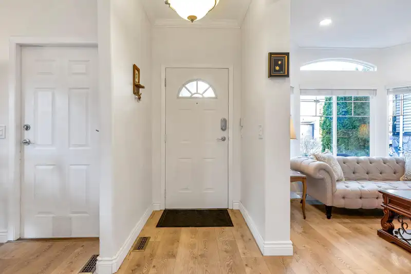 122 BLACKBERRY DRIVE - photo 3 of 38