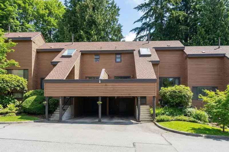 407 CAMBRIDGE WAY - photo 1 of 40