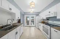 407 CAMBRIDGE WAY - thumbnail 4