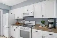 407 CAMBRIDGE WAY - thumbnail 5