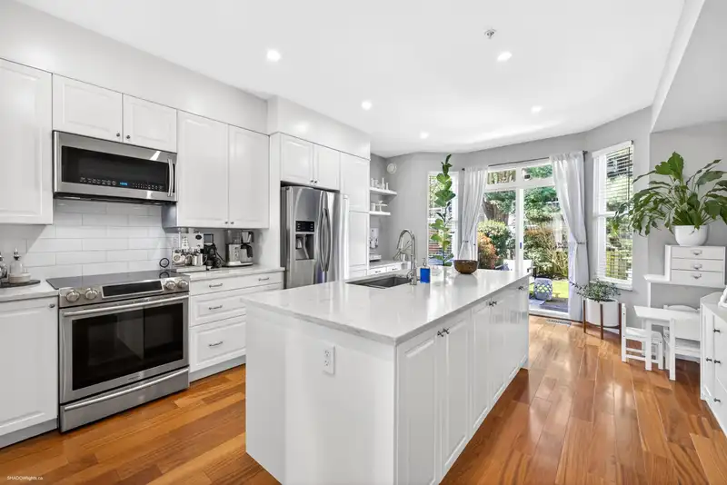 8527 AQUITANIA PLACE - photo 1 of 39