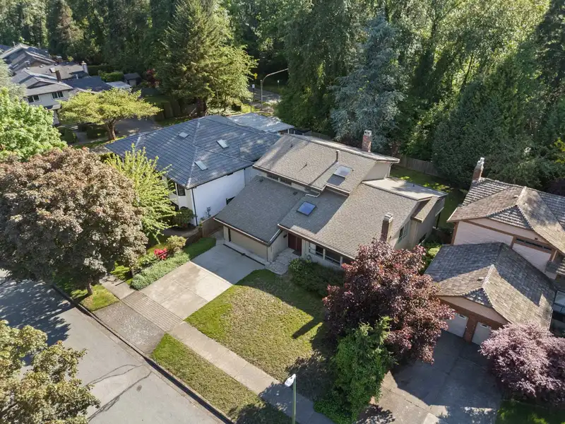 7889 WOODHURST DRIVE - photo 4 of 40