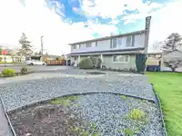 5574 49 AVENUE - thumbnail 3