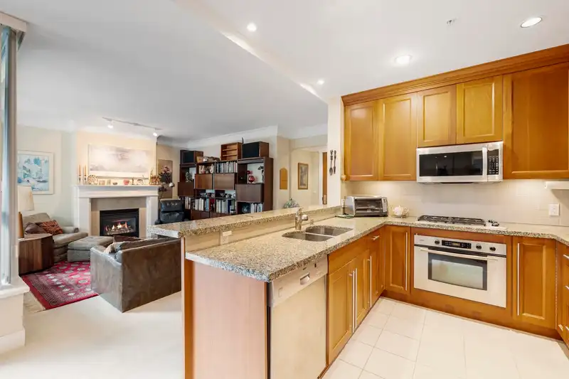 304 4685 VALLEY DRIVE - photo 1 of 40