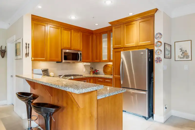 304 4685 VALLEY DRIVE - photo 2 of 40