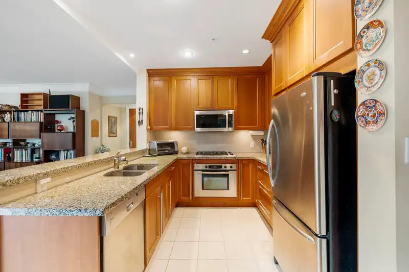 304 4685 VALLEY DRIVE - photo 4 of 40