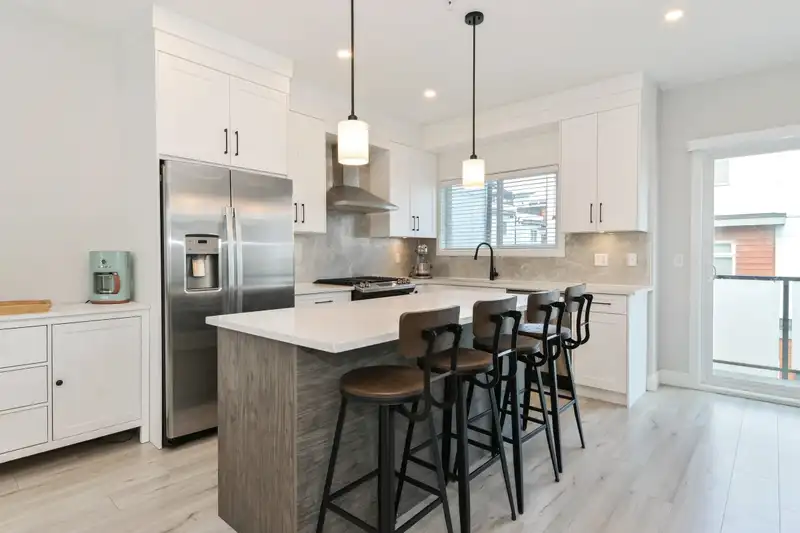 6 20155 84 AVENUE - photo 4 of 15