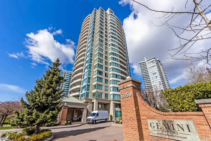 1501 6659 SOUTHOAKS CRESCENT - photo 3 of 13