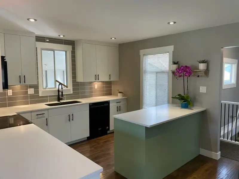 45602 LEWIS AVENUE - photo 3 of 11