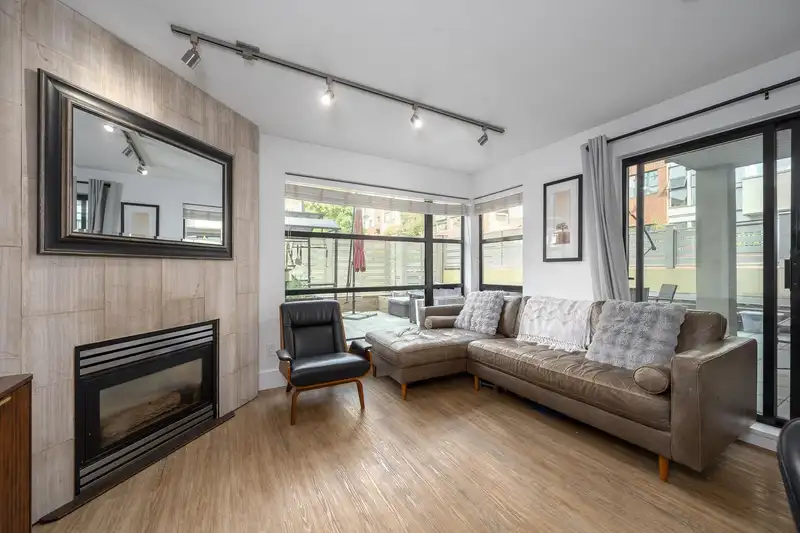 204 124 W 3RD STREET - photo 4 of 25