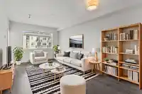 312 20696 EASTLEIGH CRESCENT - thumbnail 1