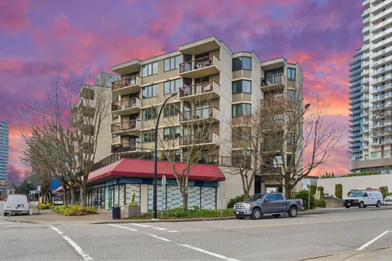 305 1521 GEORGE STREET - photo 1 of 40