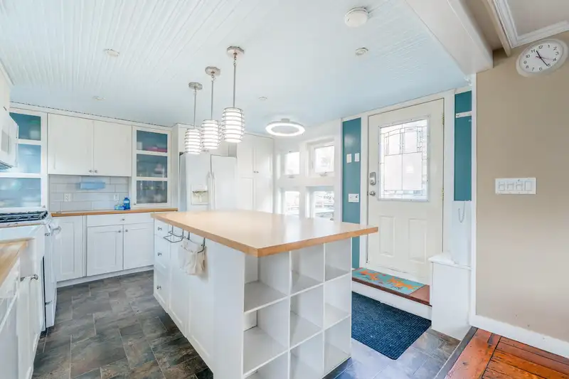12 23080 DYKE ROAD - photo 2 of 17