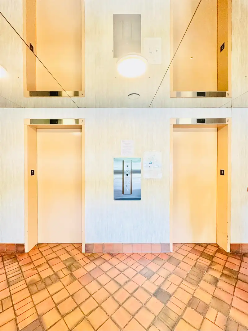 1704 4105 MAYWOOD STREET - photo 3 of 21