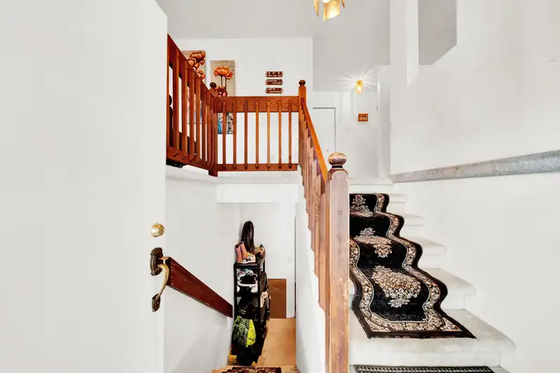 27191 28A AVENUE - photo 2 of 31