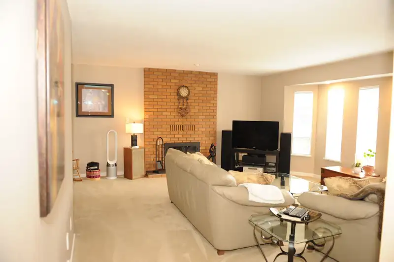 21159 DOUGLAS AVENUE - photo 4 of 40