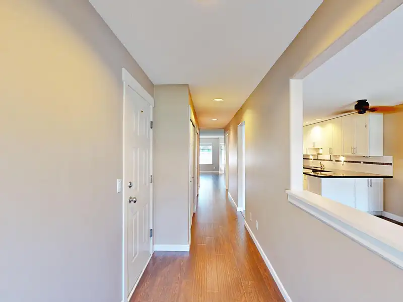 211 20391 96 AVENUE - photo 2 of 39