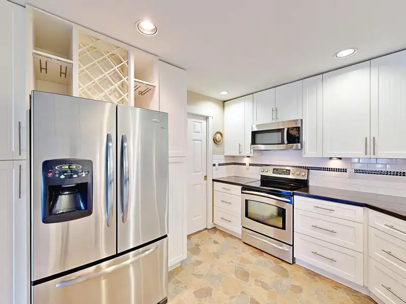 211 20391 96 AVENUE - photo 4 of 39